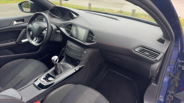 Peugeot 308 image 1