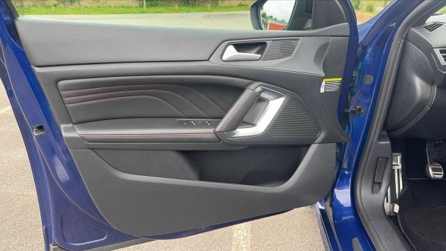 Peugeot 308 image 8