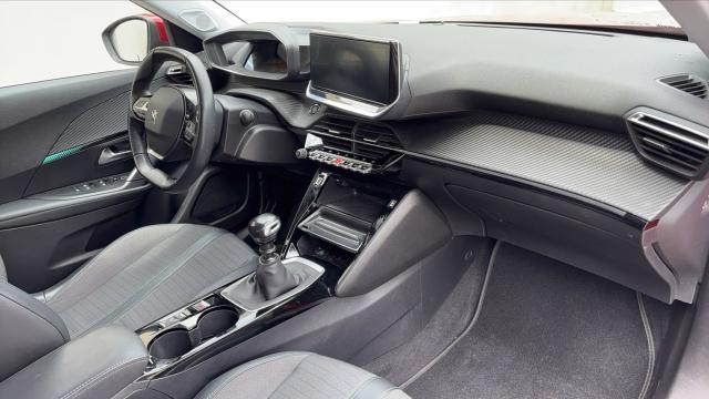 Peugeot 2008 image 3