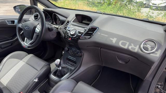 Ford Fiesta image 2