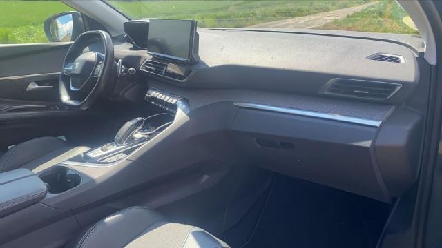 Peugeot 3008 image 2