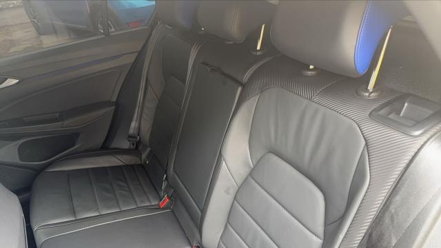 Volkswagen Golf image 9
