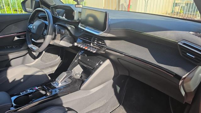 Peugeot 2008 image 6