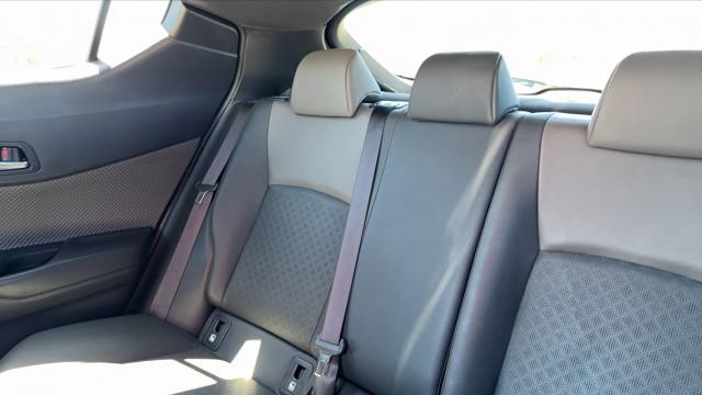 Toyota C-Hr image 2