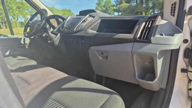 Ford Transit image 6