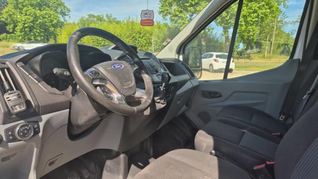 Ford Transit image 7