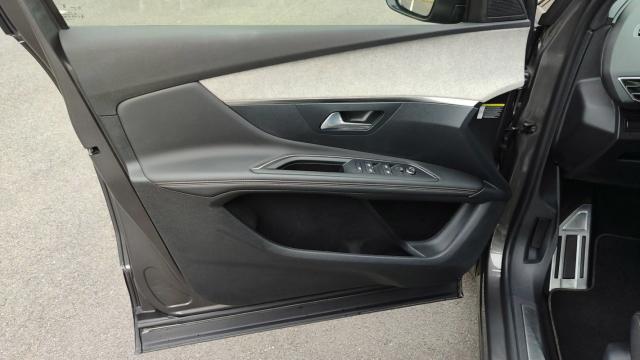 Peugeot 3008 image 3