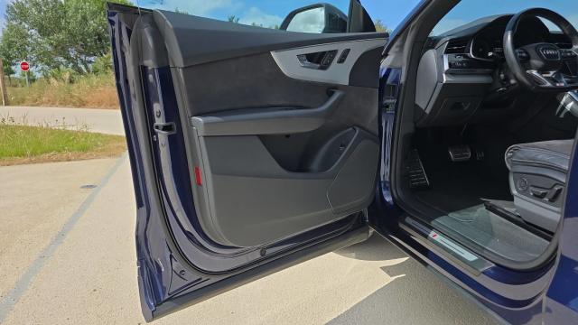 Audi Q8 image 1