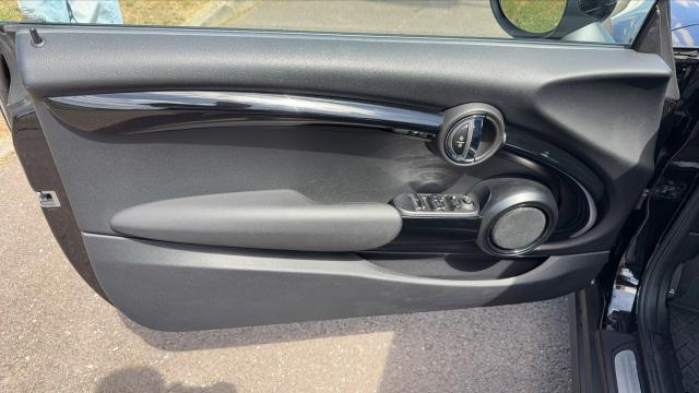 Mini Cabrio image 5
