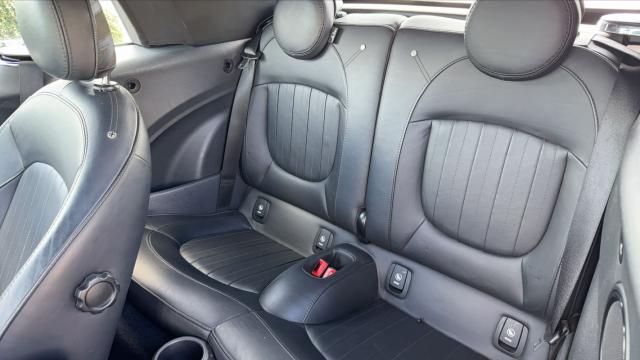 Mini Cabrio image 6