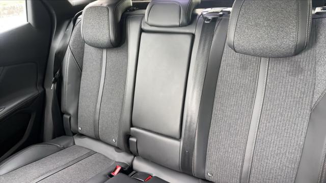 Peugeot 3008 image 2