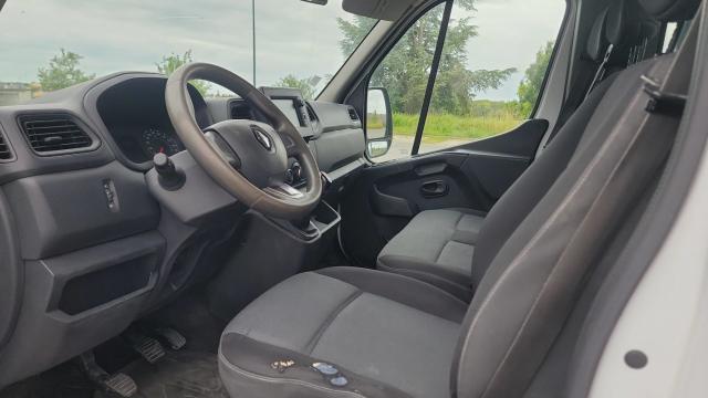 Renault Master image 2