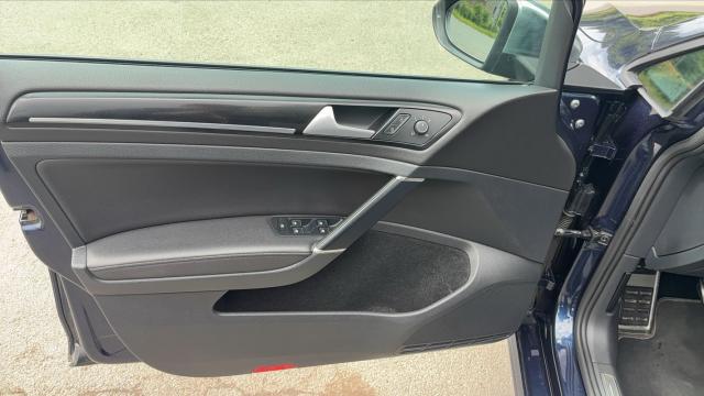 Volkswagen Golf R image 9