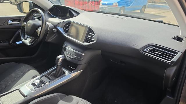 Peugeot 308 image 7