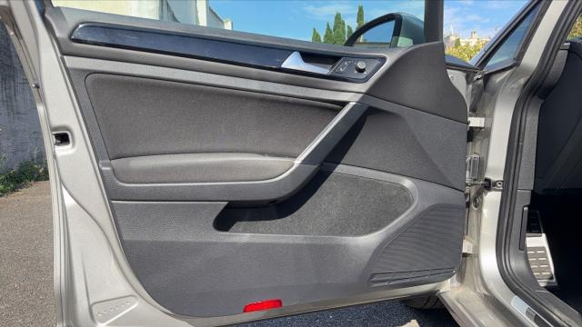 Volkswagen Golf image 9