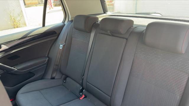 Volkswagen Golf image 4