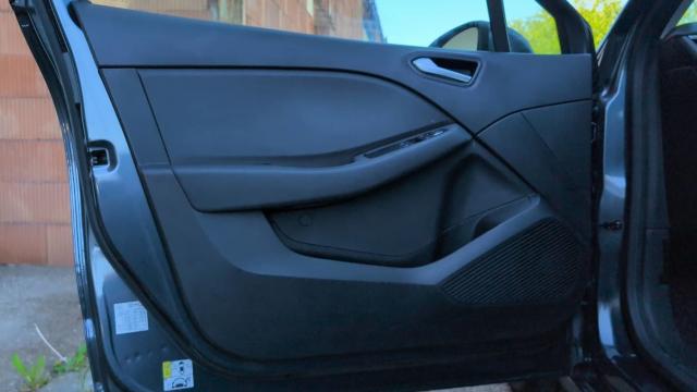 Renault Clio image 9
