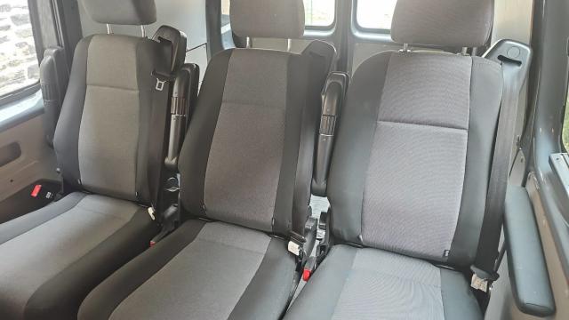 Volkswagen Transporter image 9