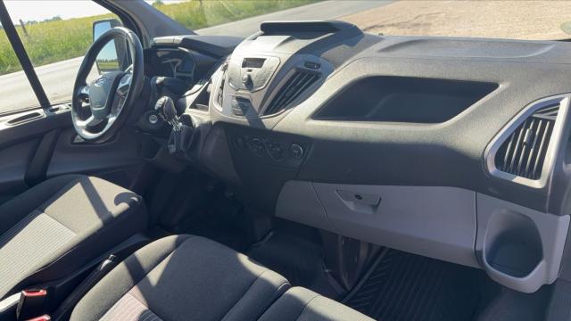 Ford Transit Custom image 8