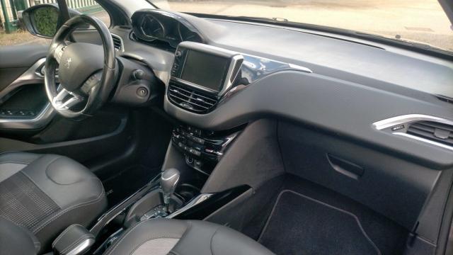 Peugeot 2008 image 7