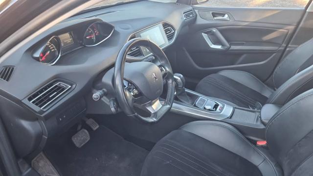 Peugeot 308 image 2