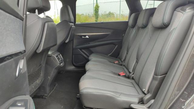Peugeot 5008 image 1