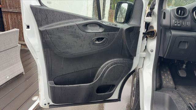 Renault Trafic image 1