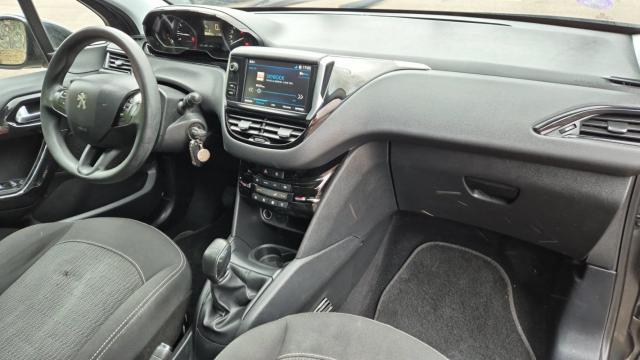 Peugeot 208 image 4