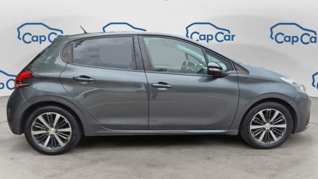 Peugeot 208 image 8