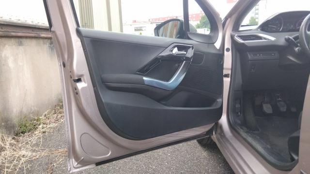 Peugeot 208 image 5