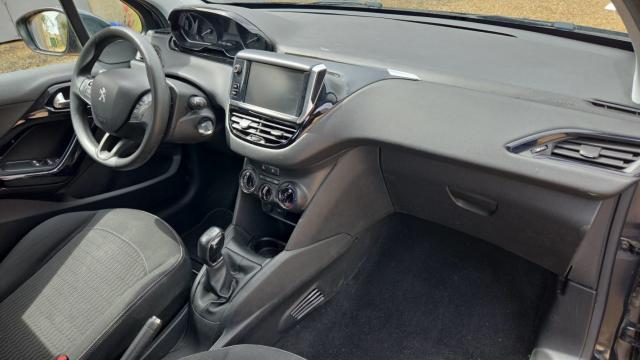 Peugeot 208 image 2