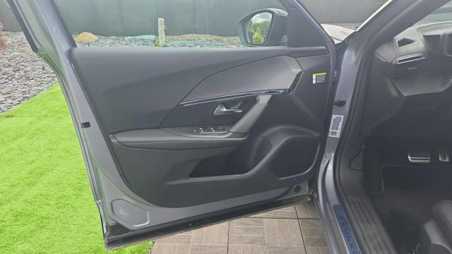 Peugeot 2008 image 3