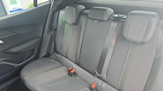 Peugeot 2008 image 4