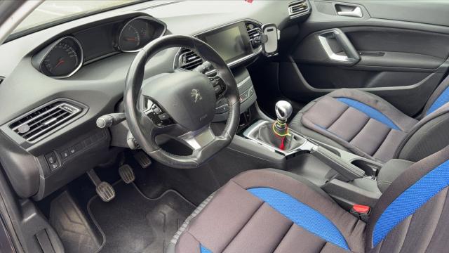 Peugeot 308 image 6