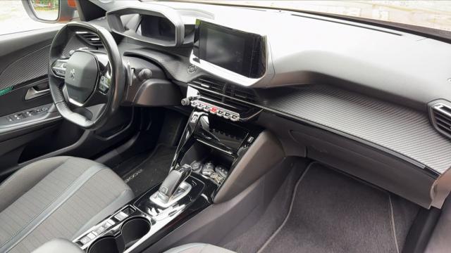 Peugeot 2008 image 9