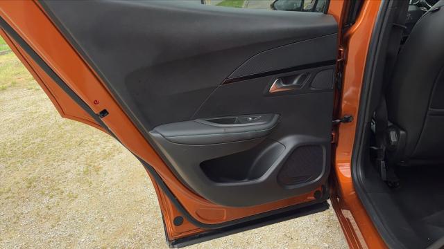 Peugeot 2008 image 8