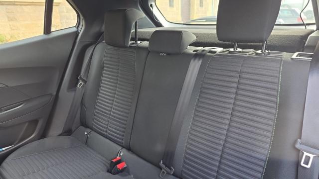 Peugeot 2008 image 2