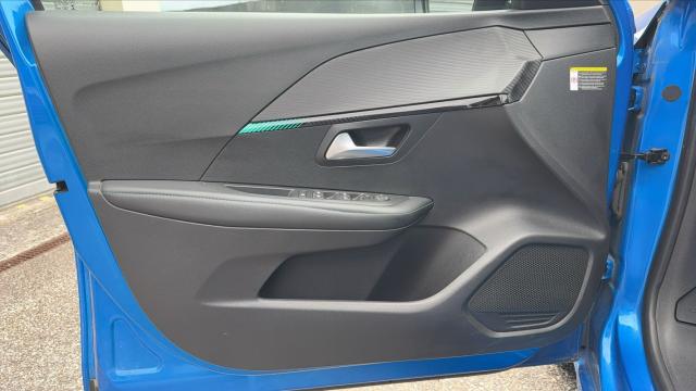 Peugeot 208 image 9