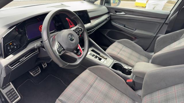 Volkswagen Golf image 8