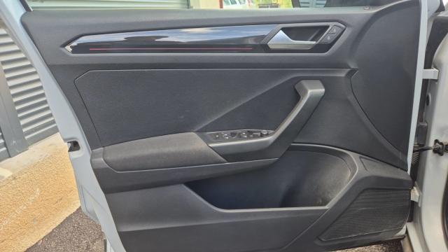 Volkswagen T-Roc image 3