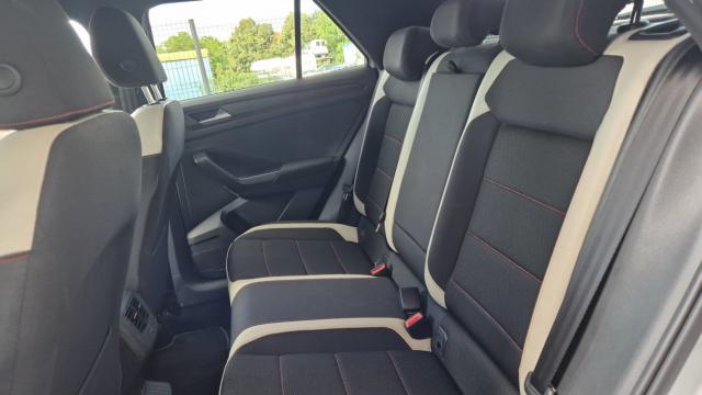 Volkswagen T-Roc image 2