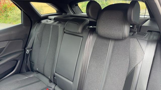 Peugeot 3008 image 2