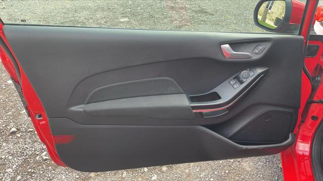 Ford Fiesta image 2