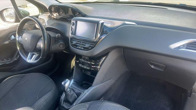 Peugeot 208 image 4