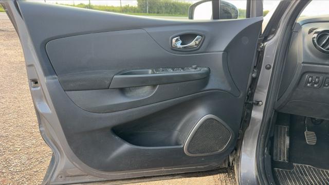 Renault Captur image 1