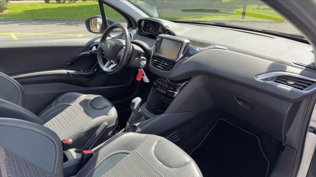 Peugeot 208 image 7