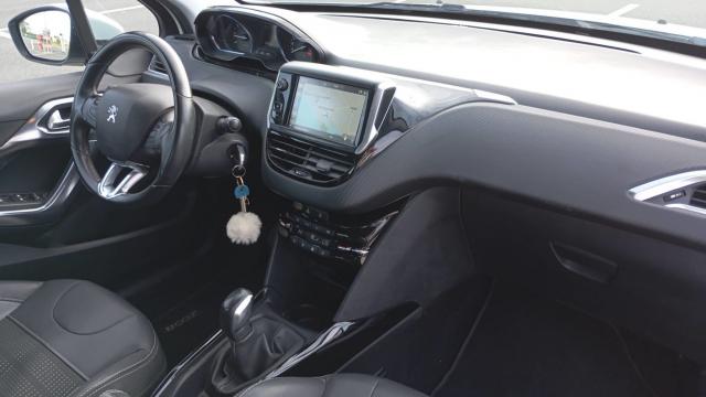 Peugeot 2008 image 2