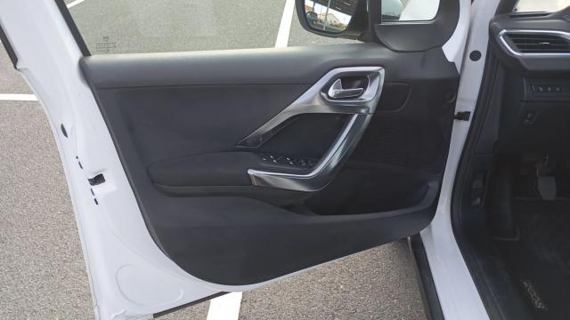 Peugeot 2008 image 4
