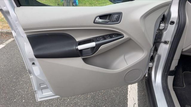 Ford Tourneo Connect image 8