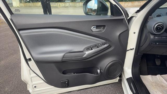 Nissan Juke image 3